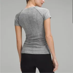 Lululemon Swiftly Tech Short Sleeve Top Gray Size 12 Seamless Athletic Tee thumbnail 2