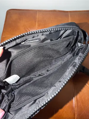 Lululemon Everywhere Large Camo Belt Bag 2L Grey Black Camouflage Unisex thumbnail 10