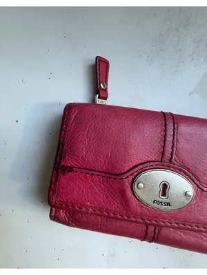 Fossil Red Leather Trifold Wallet with Zipper Pocket thumbnail 10