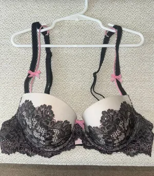 VS Black Lace Bra thumbnail 1