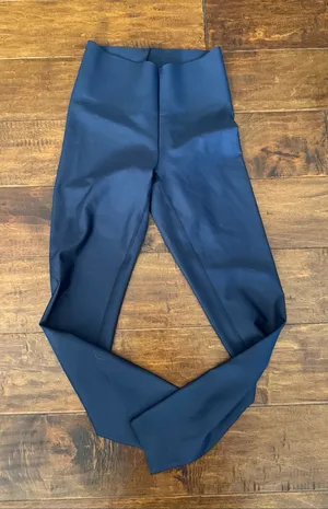ALO Yoga High-Waist Leggings in Navy Blue thumbnail 1