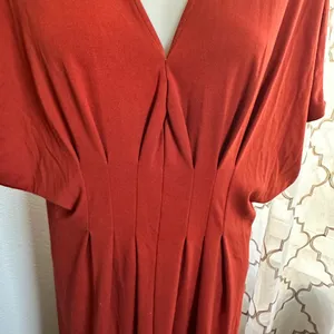 ZARA Rust Red V-Neck Maxi Dress With Pleated Front Detail & Short Sleeves thumbnail 3
