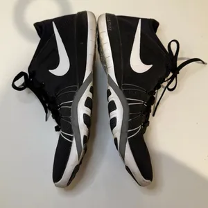 Nike Free TR 6 Sneaker Black/White-Cool Grey Size 8.5 thumbnail 5