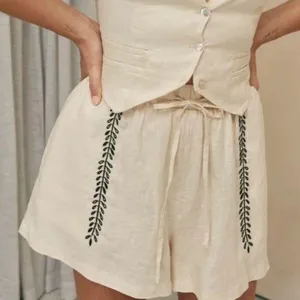 Verge Girl Linen Short thumbnail 1