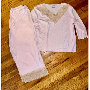 Cabernet Pink Tan Lace Trim Sleepwear Two Piece Pajama Set Size Medium thumbnail 4