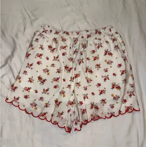 Blu Pepper Floral Scallop Top and Shorts thumbnail 7