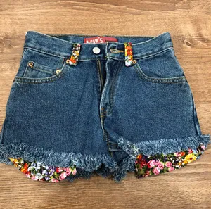 Levi's Vintage Floral Shorts thumbnail 1