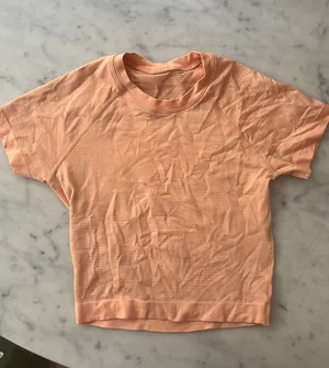 Lululemon Cropped Swiftly Tech Short Sleeve thumbnail 1