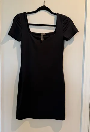 Classic Black Square Neck Short Sleeve Dress thumbnail 1