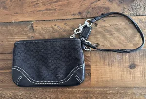 COACH Vintage Y2K Leather‎ Wristlet thumbnail 1