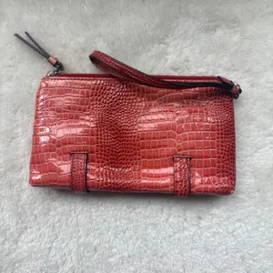 Simply Vera Vera Wang Red Crocodile Embossed Wristlet Clutch Wallet Bag‎ thumbnail 3