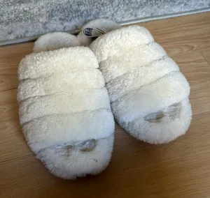 Ugg Fluff Yeah Slides thumbnail 1