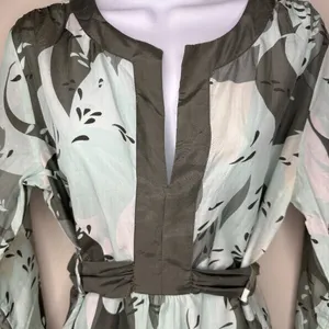NWOT Cadeau Maternity Leaf Abstract Blouse Silk Blend in Shades of Green Size M thumbnail 3