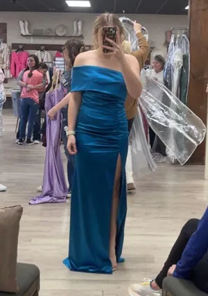 Prom Or Homecoming Dress thumbnail 2