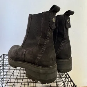 Timberland Courmayeur Valley Chelsea Black Nubuck Lug Boots A1J66 Women’s 9 thumbnail 5