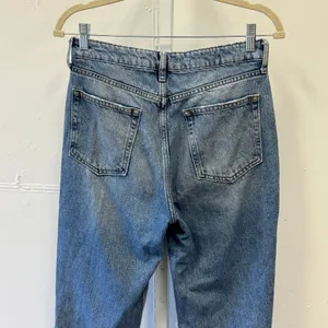 H&M Divided Womens High Waist Mom Jeans Blue Distressed Raw Hem Size 8 06116787 thumbnail 5