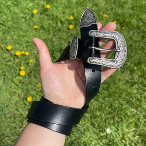 Vintage Western Black Leather Edgy Floral Buckle Silver Hardware Skinny Belt thumbnail 1