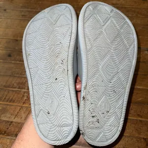 Chacos gray strappy comfortable slip on size 7 sandals thumbnail 2