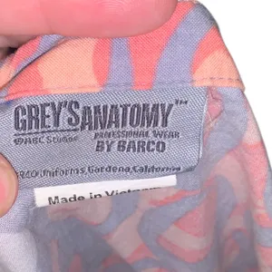 Grey’s Anatomy by Barco Circle Pattern Short Sleeve Scrub Top Pockets thumbnail 8
