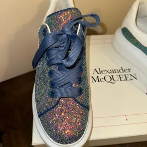 ALEXANDER MCQUEEN Womens‎ Blue Glitter-1-1/2" Platform Wedge Sneakers Shoes 37.5 thumbnail 3