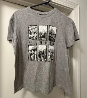 Gray Graphic T-Shirt with Madrid Design. Size Small thumbnail 1