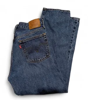 Classic Levi’s 501 jeans in a medium blue wash thumbnail 1