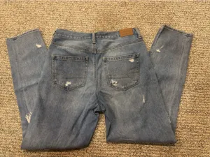 American Eagle Distressed Mom Jean High Rise thumbnail 2