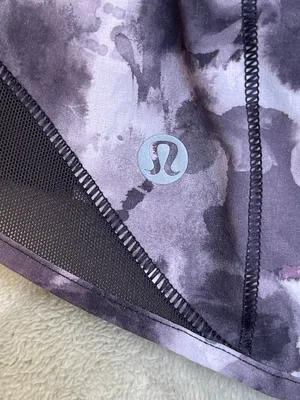 Lululemon Hotty Hot Short Running Gym Yoga Pilates Outdoor Black White Print 10 thumbnail 6
