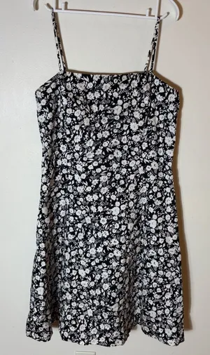 Ann Taylor Black White Floral Fit & Flare Spaghetti Strap Dress Size 12‎ thumbnail 1