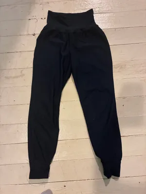Old Navy Active High-Waisted PowerSoft Pocket Joggers thumbnail 2