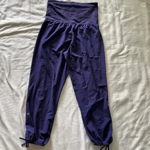 Lululemon Om Pants Purple High Rise Yoga‎ Joggers Adjustable Hem Size 6 thumbnail 6