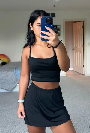Black athletic skirt thumbnail 1