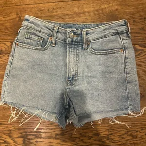 Old Navy Jean Shorts thumbnail 1