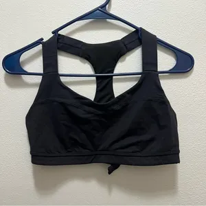 Lululemon Run Hook Me Up Bra
Black size‎ 8 thumbnail 4