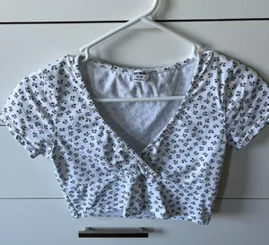 T-shirt thumbnail 1