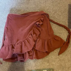 Zara‎ medium wrap skirt thumbnail 4