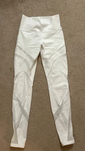 Lululemon Wunder Under Leggings 28” thumbnail 1