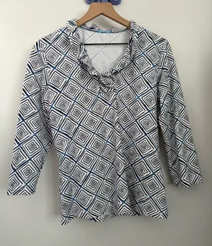 Aritzia J.Mclaughlin Medium Geometric 3/4 Sleeve Blouse Catalina Cloth Blue White Office thumbnail 1
