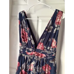 Lulus Queen of Hearts Floral V-Neck Sleeveless Midi Dress flowy side slit size M thumbnail 9