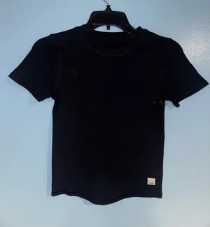 Vuori Pose Fitted Tee thumbnail 1