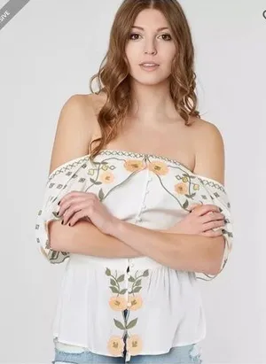 Gimmicks BKE Embroidered Floral Off‎ The Shoulder Top. Size Small thumbnail 1