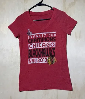 Reebok Chicago Blackhawks 2013 Stanley Cup Champions Womens Red V Neck Shirt Y2K thumbnail 1