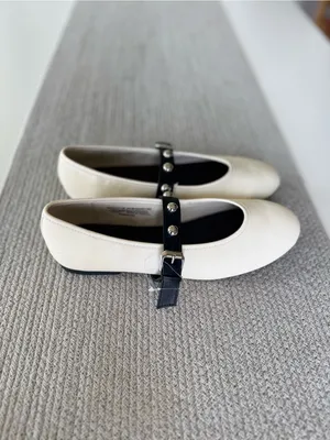 No Boundaries Ivory Cream Mary Jane Flats with Black Studded Strap Sz 9.5 thumbnail 2