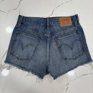 Levis Denim Shorts Womens Size 27 Distressed Jean Blue thumbnail 5