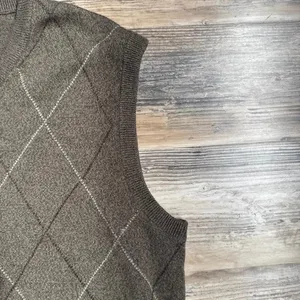 Geoffrey Beene Extra Soft Argyle  V-Neck Sweater Vest. thumbnail 5