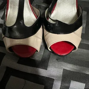 Guess tan/black/red stiletto peep toe heel thumbnail 9