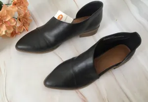 Cut Out Ankle Boots, Size 9 1/2 Black thumbnail 3