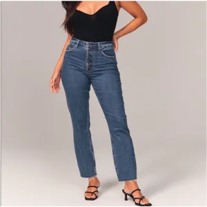 Abercrombie Curve Love High Rise The Mom Jean thumbnail 4