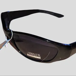 NWT! UV protection black frame dark tint sunglasses thumbnail 7