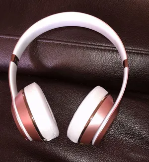 Beats by Dre Solo 3 Wireless Rose Gold thumbnail 2